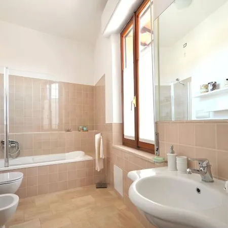 Room's & Suite's Executive